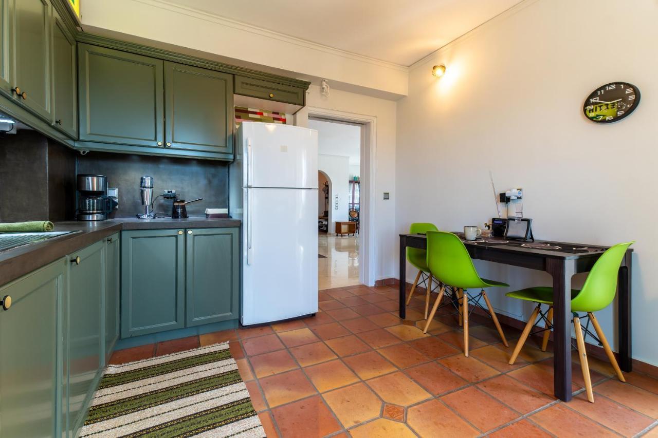 Spacious Apartment In Kavouri Афіни Екстер'єр фото